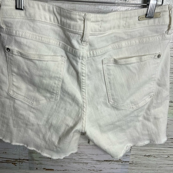 Anthropologie white pilcro and the letterpress white shorts denim jean size 28 - Picture 3 of 4